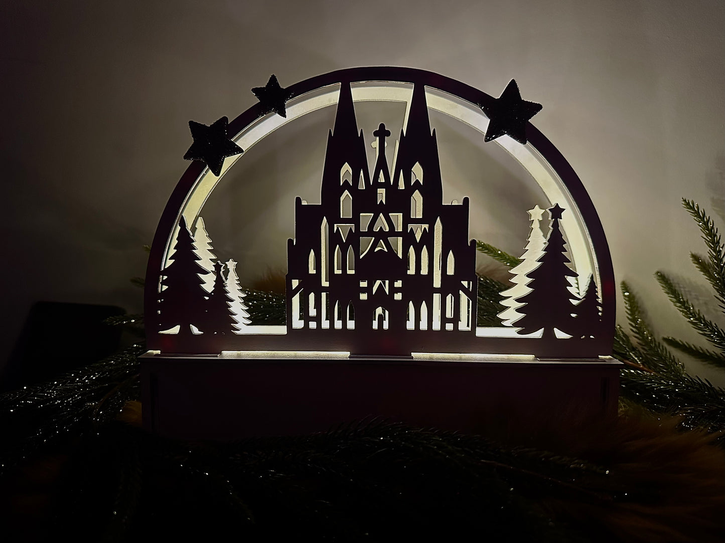 Lichterdeko Dom mit glitzernden Sternen