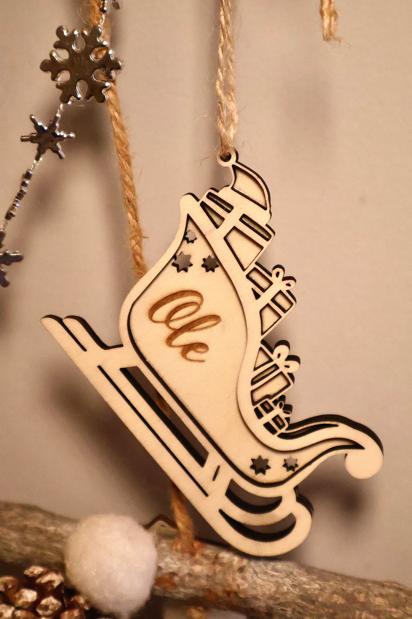 Personalisierter Holz-Weihnachtsanhänger „Weihnachtsschlitten“