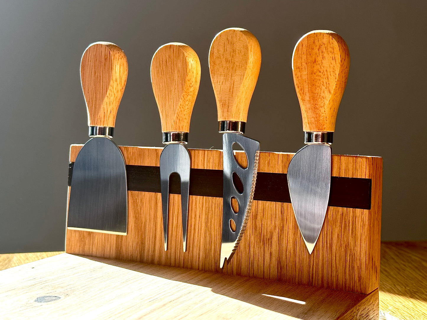 Käseplatte mit Käsemesser-Set