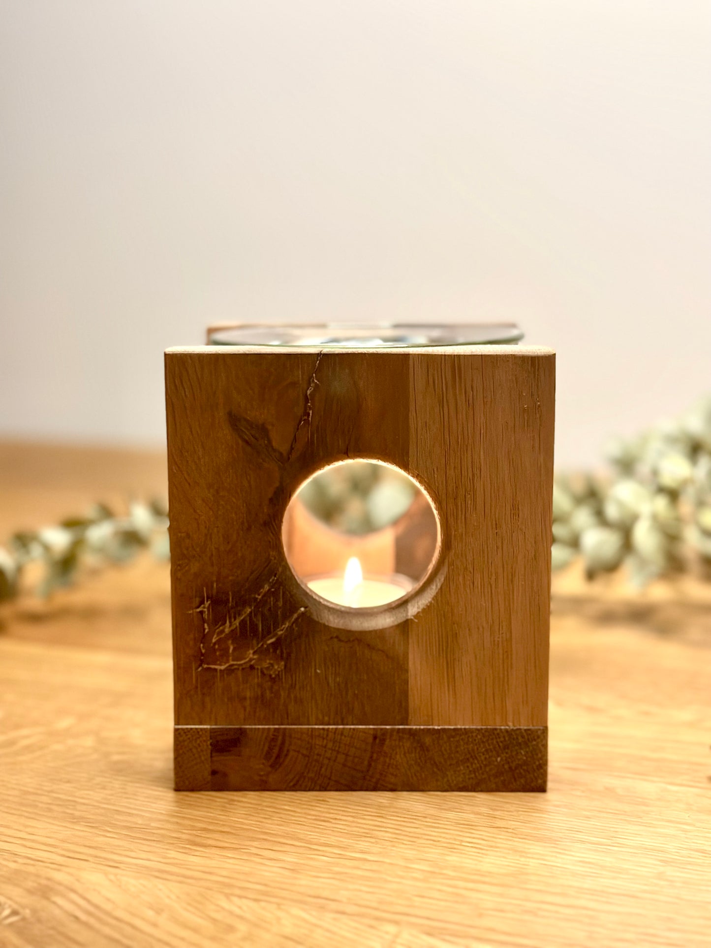 Duftlampe Holz und Glas schwebend