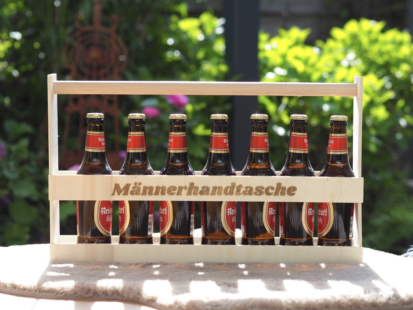 Halber Meter Bier / Männerhandtasche aus Holz