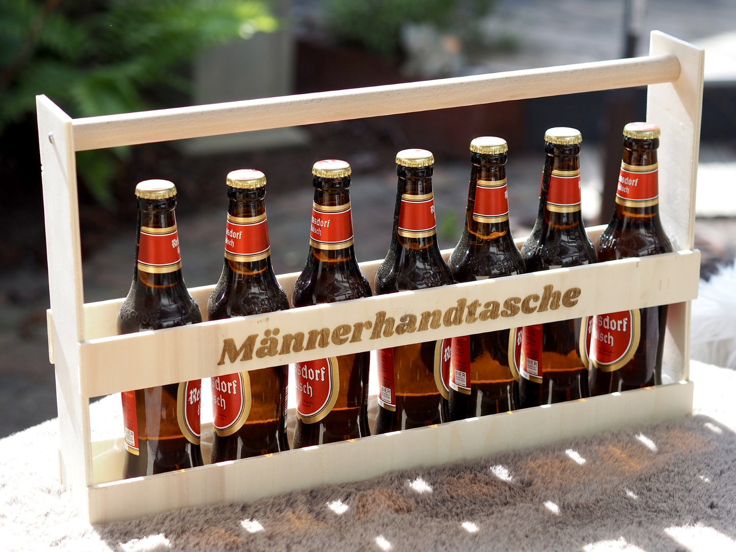 Halber Meter Bier / Männerhandtasche aus Holz