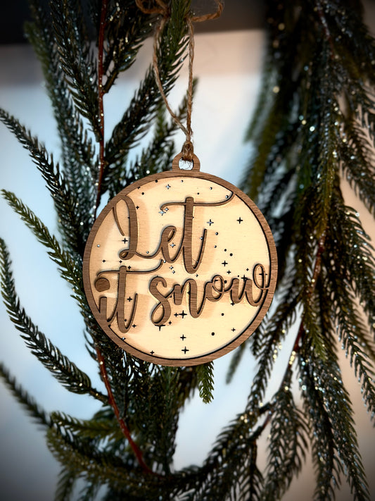Festlicher Baumschmuck “Let It Snow” aus Holz