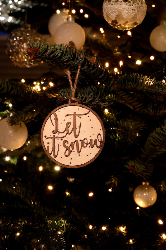 Festlicher Baumschmuck “Let It Snow” aus Holz