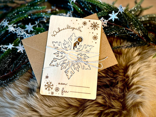 Weihnachtskarte mit Schneeflocken-Anhänger