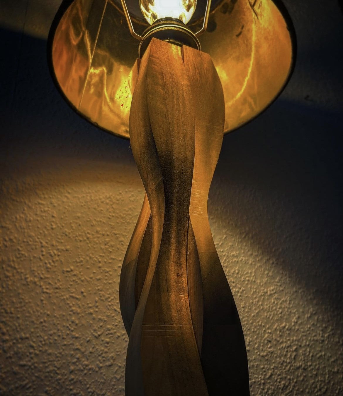 Wallnuss-Lampe