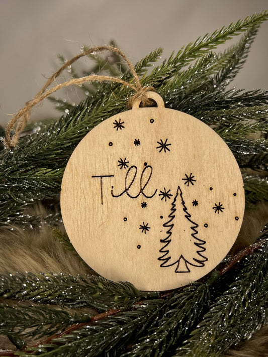 Personalisierter Holz-Baumschmuck mit Gravur – Individueller Weihnachtsschmuck
