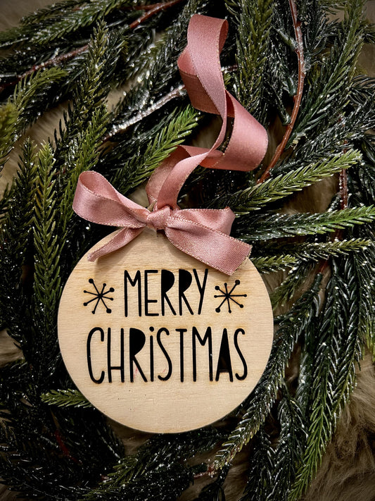 Handgefertigter Holz-Baumschmuck “Merry Christmas”